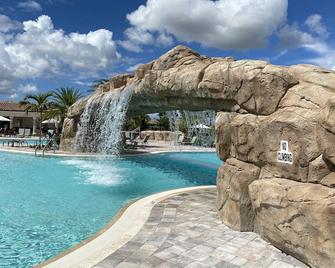 Unprecedented Golf! Penthouse Condo Lakewood National Golf & CC. Lakewood Ranch - Bradenton - Pool