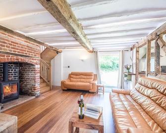 Little Swattesfield, Eye - Eye - Sala de estar