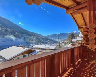 Chalet Stabler - by Alpen Apartments - Zell am See - Balkon