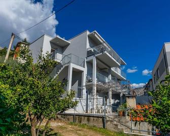 Apartments Vulic - Omiš - Building