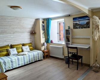 Chambres d'hôtes Le Lepadou-Bas - Saint-Chély-d'Aubrac - Sala de estar