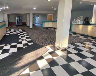 Studio 6 Mcalester Ok South - McAlester - Lobby