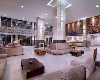 Quest San Hotel Denpasar - Kuta - Lobby