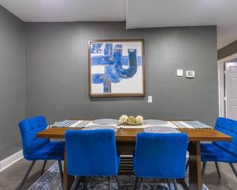 Remodeled 4-bedroom house near downtown Dallas with WiFi, AC - Dallas - Salle à manger