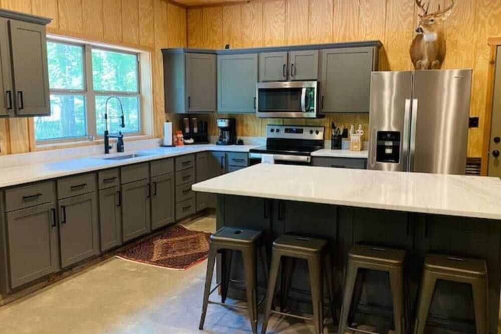 Drake Ln Hunting Club - Stuttgart - Kitchen