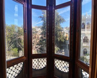 Eco Hostel - Girnata - Balkon