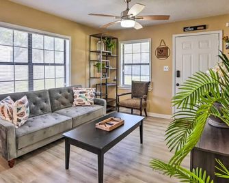 home- minutes aways from casinos and airport - Shreveport - Sala de estar