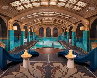 Virgin Hotels Las Vegas, Curio Collection by Hilton - Las Vegas - Bedroom