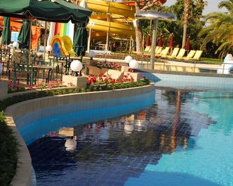Club Boran Mare Beach - Göynük - Bể bơi