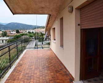 Less Than 200 Yds From The Beautiful Blue Ionic Sea - Soverato - Balcone