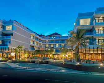 Wyndham Garden Kuta Beach Bali - Kuta - Building