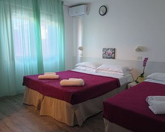 Hotel Ornella - Bellaria-Igea Marina - Building