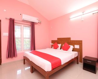 OYO 29325 Yajna Comforts - Madikeri - Habitación