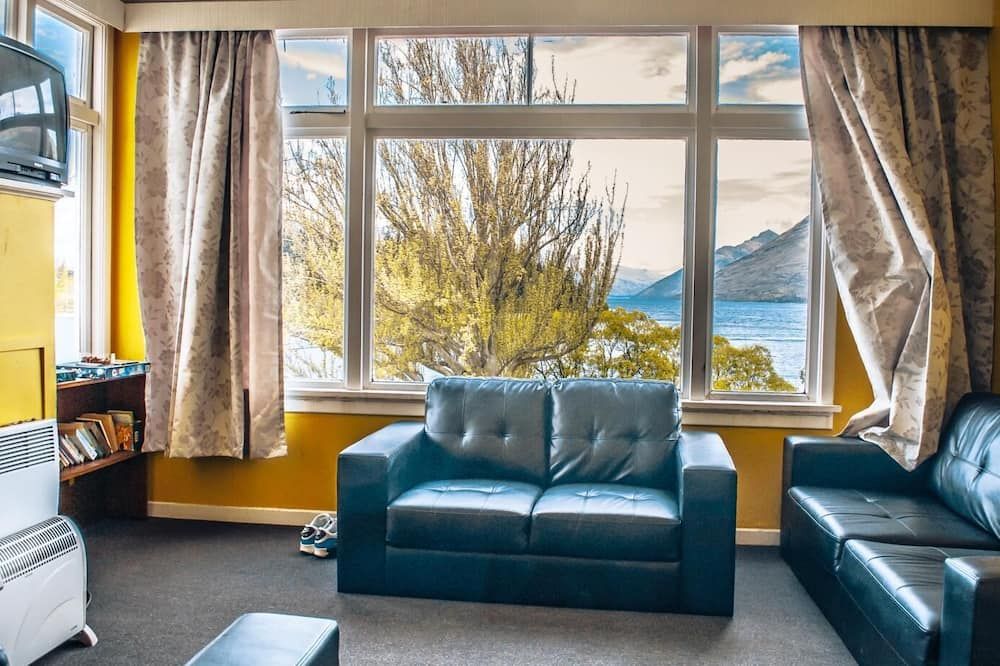 Lakeside Backpackers - קווינסטאון - סלון