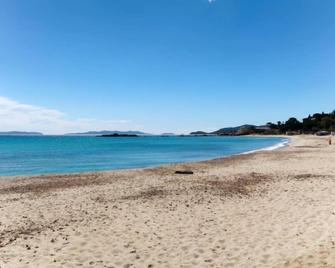 Apartment Les 3 Iles by Interhome - Le Lavandou - Strand