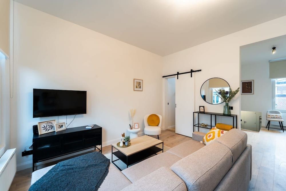 Antwerp Comfort: 3-Bedroom Apartment for 9 - אנטוורפן - סלון