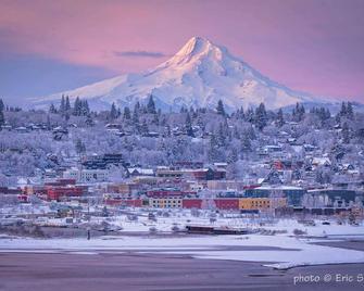 Hood River Suites Extended Stay Apartment Hotel - Hood River
