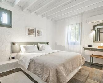 Niriides Resort - Selinitsa - Schlafzimmer