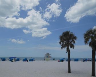 Express Inn And Suites - Pinellas Park - Beach