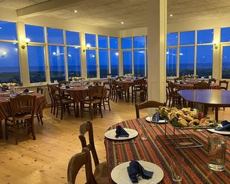 Skaerven Beachfront Condos and Cottage - Nyborg - Ресторан