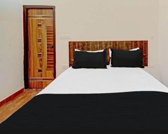 Gayatri Paalace - Samāstipur - Bedroom