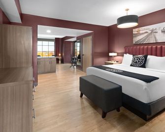 Riverbend Hotel and Suites, Trademark Collection by Wyndham - Ashtabula - Habitación