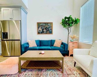 Pelican House/Prime Location W/Luxury Amenities - Lafayette - Sala de estar