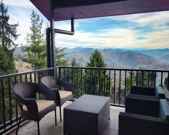 The Himalayan Shire - Shimla - Balcony