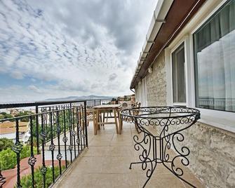 Karadag Apart Hotel - Büyükada - Balkon