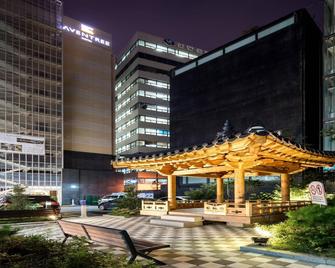 Hotel Aventree Jongno - Seoul - Building