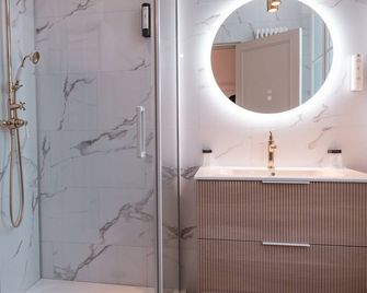Hotel Castel Jeanson - Épernay - Bathroom