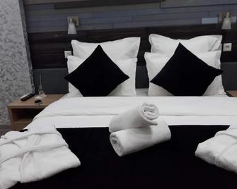 Small Hotel - Biskek - Habitación