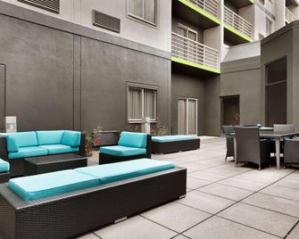 Radisson Hotel Akron/Fairlawn - Akron - Building
