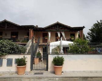 Detached cottage portion close to the sea - Montalto di Castro - Edificio