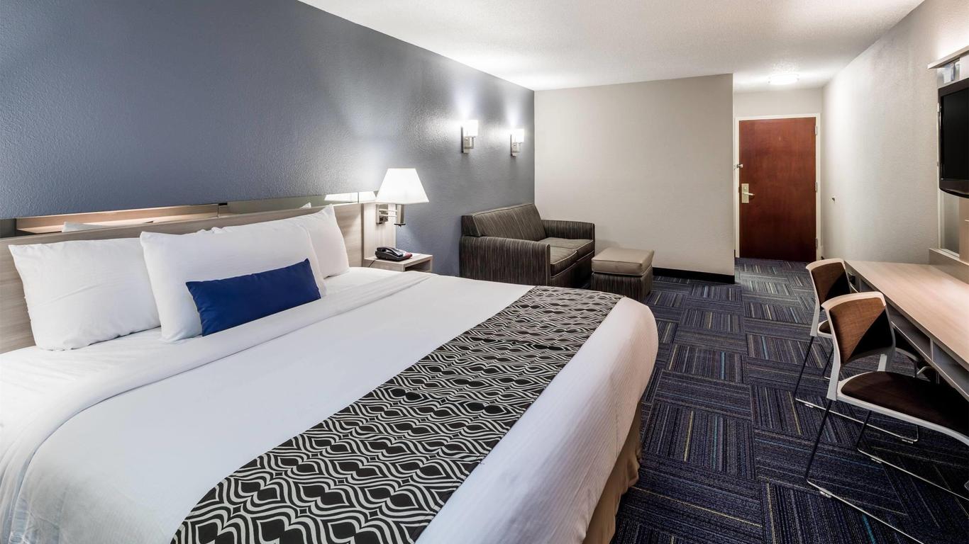 Microtel Inn & Suites by Wyndham Greenville / Woodruff Rd