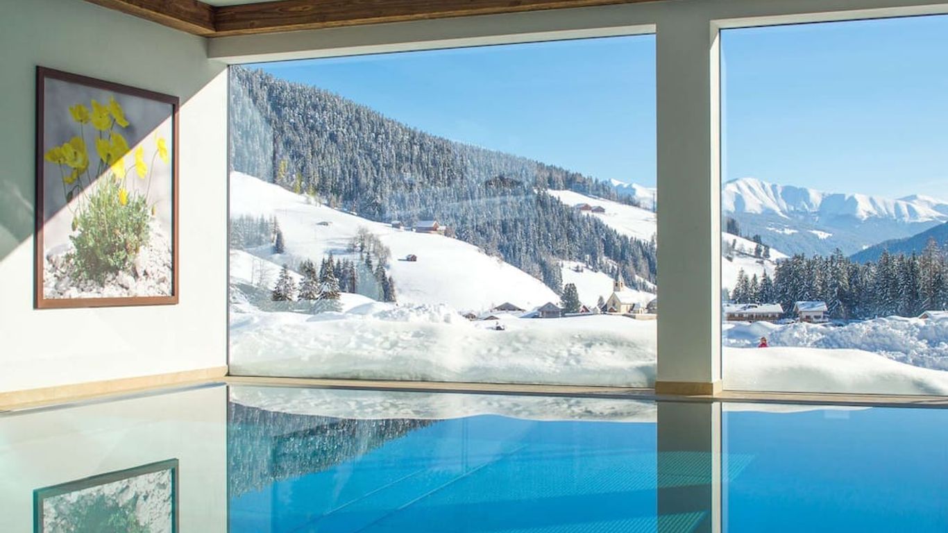 هوتل ترينكر