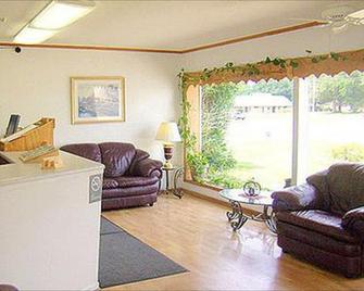 Crestview Inn - Crestview - Wohnzimmer