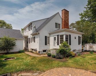 Juniper Getaway - Brainerd - Building