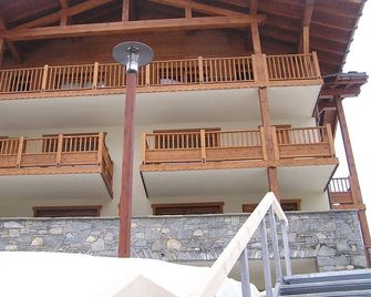 Crest-Voland, 300 m from the runs, shops in a residence of standing with a pool - Crest-Voland - Building