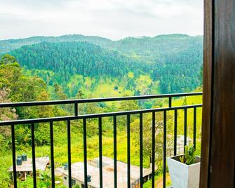 Wonder Mount Resort - Ella - Balcony
