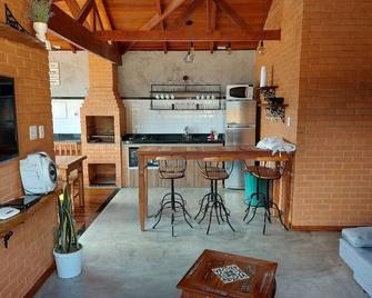 Villa da Serra chalé família - Lima Duarte - Cocina