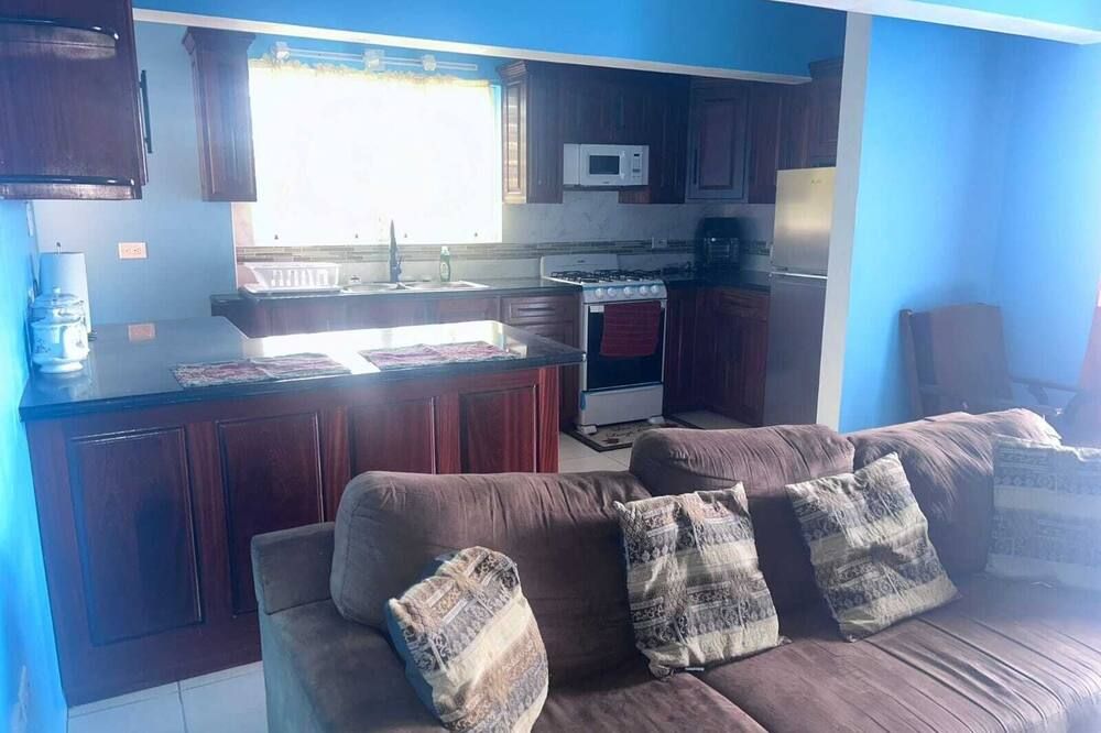 Soothing apartment with AC in charming Barzeys - Brades