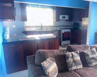 Soothing apartment with AC in charming Barzeys - Brades