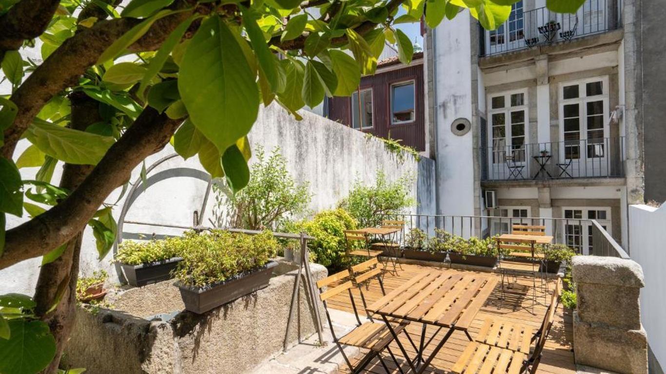 Porto Lounge Hostel & Guesthouse