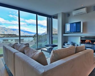 Swiss-Belsuites Pounamu Queenstown - Квінстаун - Вітальня