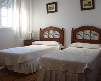Hotel Restaurante El Duque - Medina-Sidonia - Спальня
