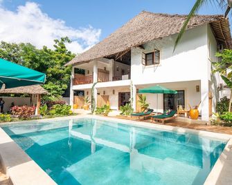 6-Bedrooms Pool Villa In Jambiani - Jambiani - Pool
