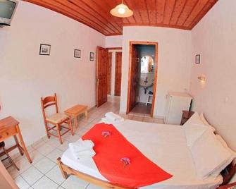 Glaros Guesthouse - Hydra - Quarto