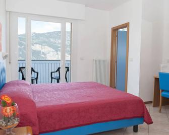 Hotel Casa Marinella - Malcesine - Kamar Tidur