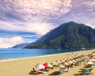 Alican Pension - צ'יראלי - חוף